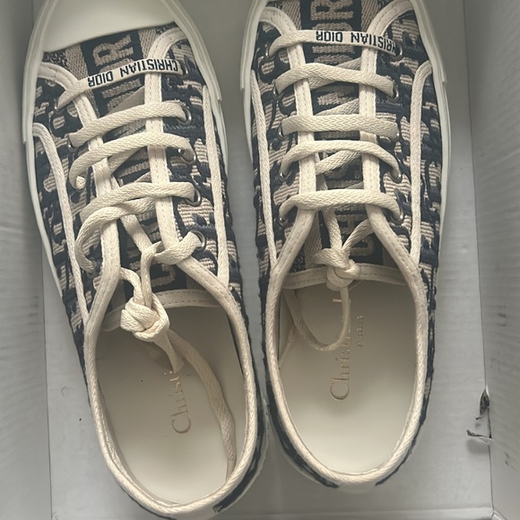 Designer shoe - Picture 2 of 2